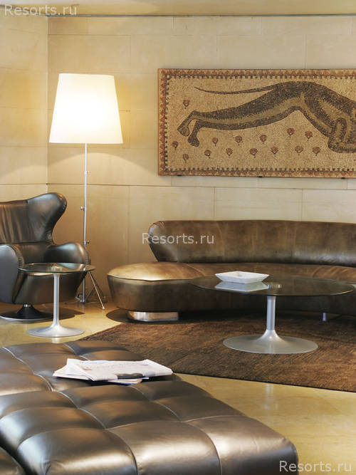 Claris Hotel 48